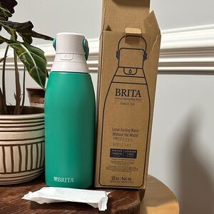 Brita Stainless Steel Bottle - Turquoise and White